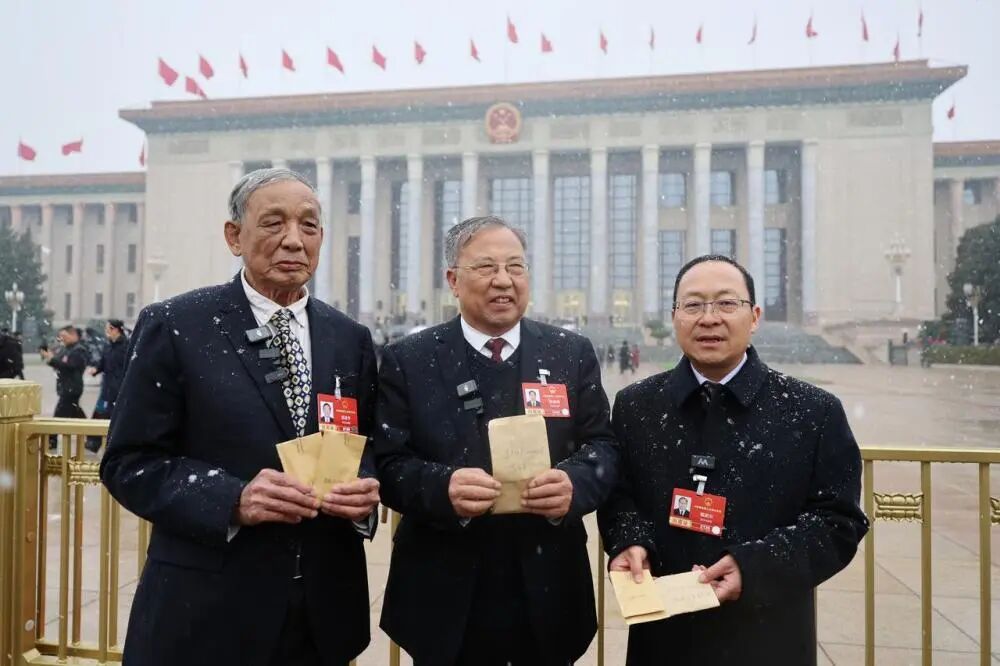 一场等了两年的“麦种之约” | 两会走笔