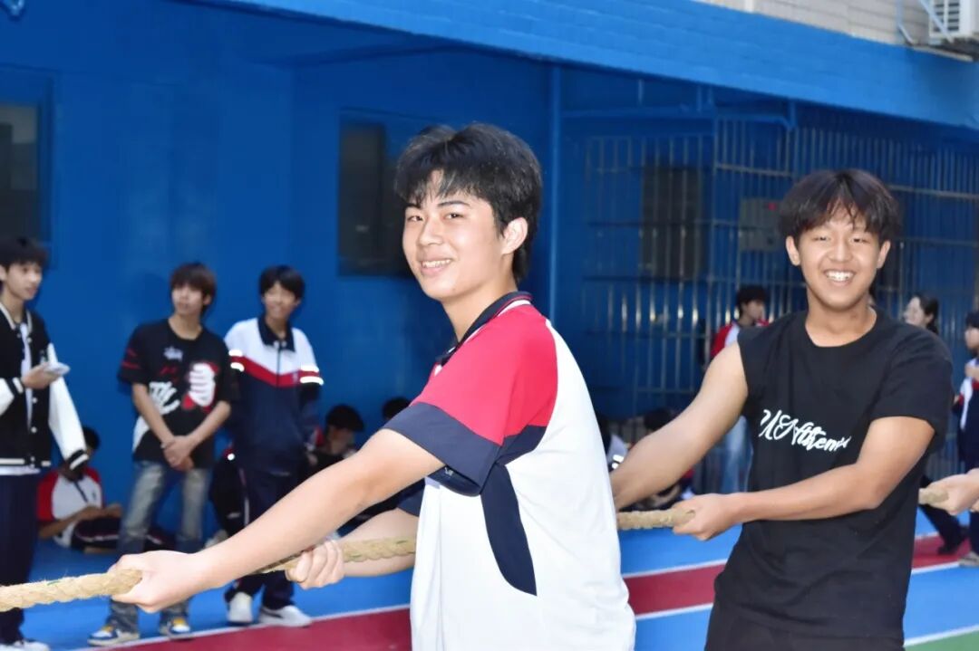 c6eb436f9cb7a9ba183ff9f695a219de.jpg