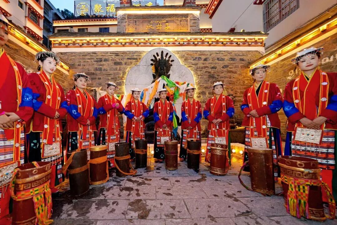 དར་མདོའི་མཚན་མོ་རིག་གནས་ཡུལ་སྐོར་གྱི་མཚོན་རྟགས་ཤིག་ཏུ་གྱུར།