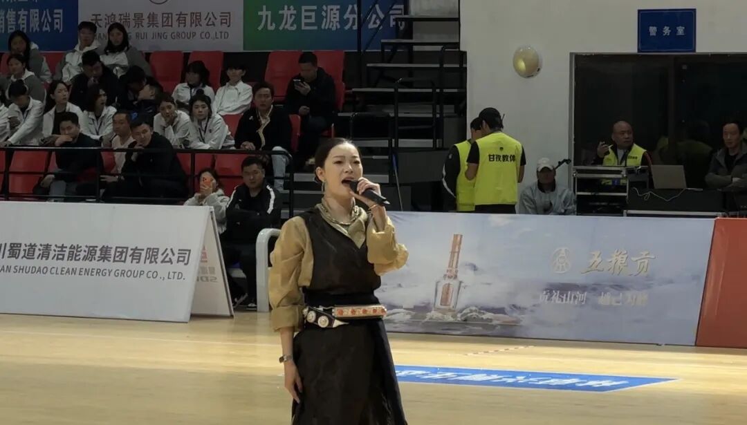 དཀར་མཛེས་ཁུལ་གངས་དཀར་བུམ་པ་རྟཊ་མའི་སླེ་གྲུག་འགྲན་སྡུར་འགོ་བཙུགས།