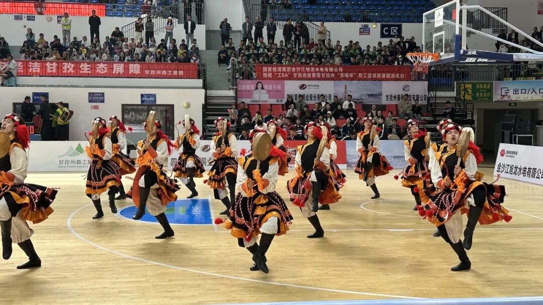 དཀར་མཛེས་ཁུལ་གངས་དཀར་བུམ་པ་རྟཊ་མའི་སླེ་གྲུག་འགྲན་སྡུར་འགོ་བཙུགས།