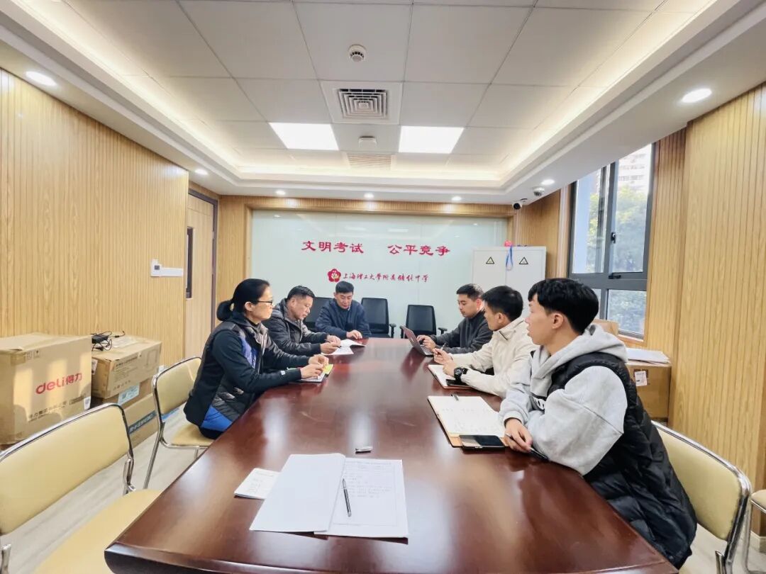 教学研讨周期间,语文学科蒋鸿丹,英语学科卜梦缘,物理学科范圆圆,政治