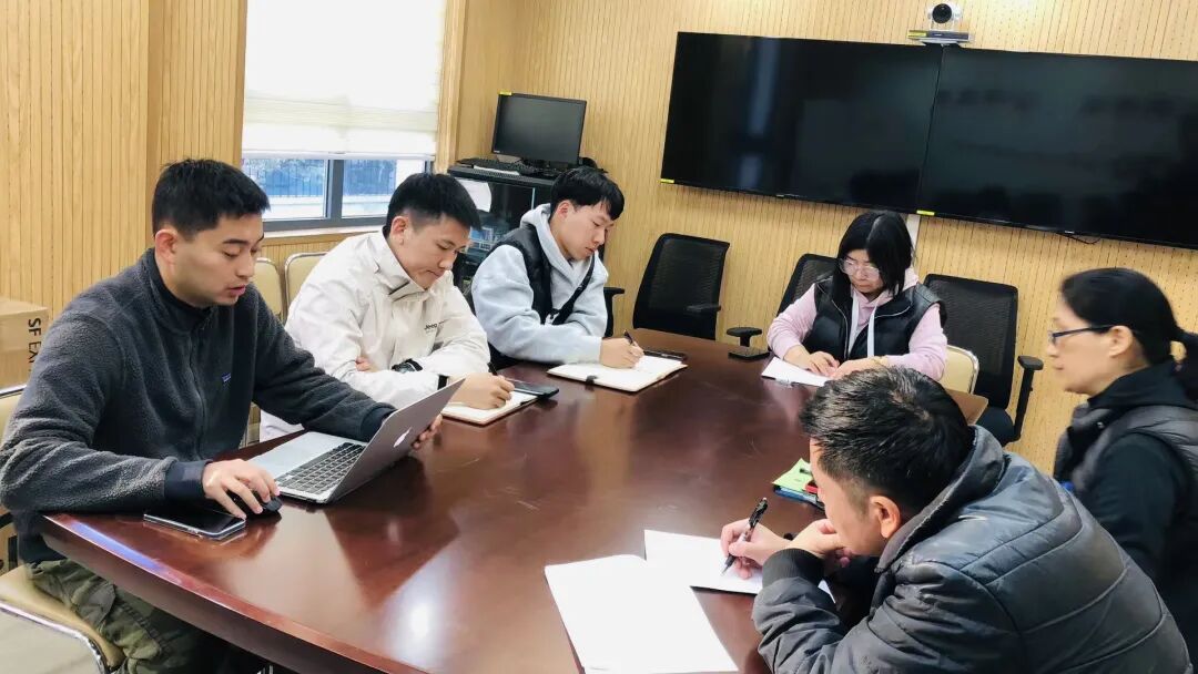 教学研讨周期间,语文学科蒋鸿丹,英语学科卜梦缘,物理学科范圆圆,政治