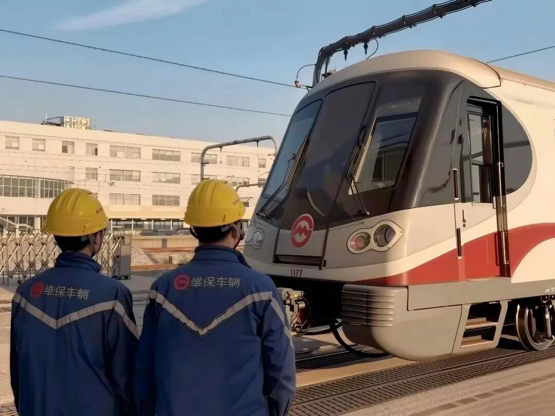 The first Shanghai Metro 11A03 train, which underwent independent overhaul, has successfully been put into service! (Figure 1)