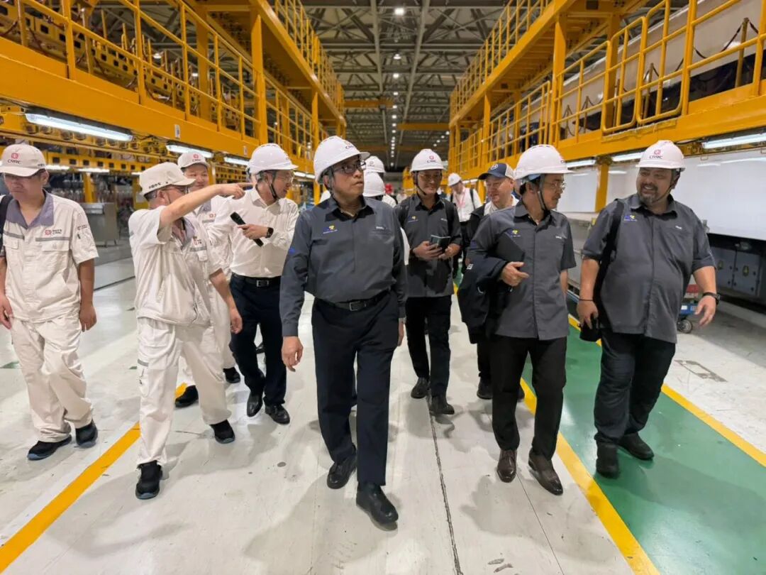 HLK2aDMbIAA6MTB.jpg