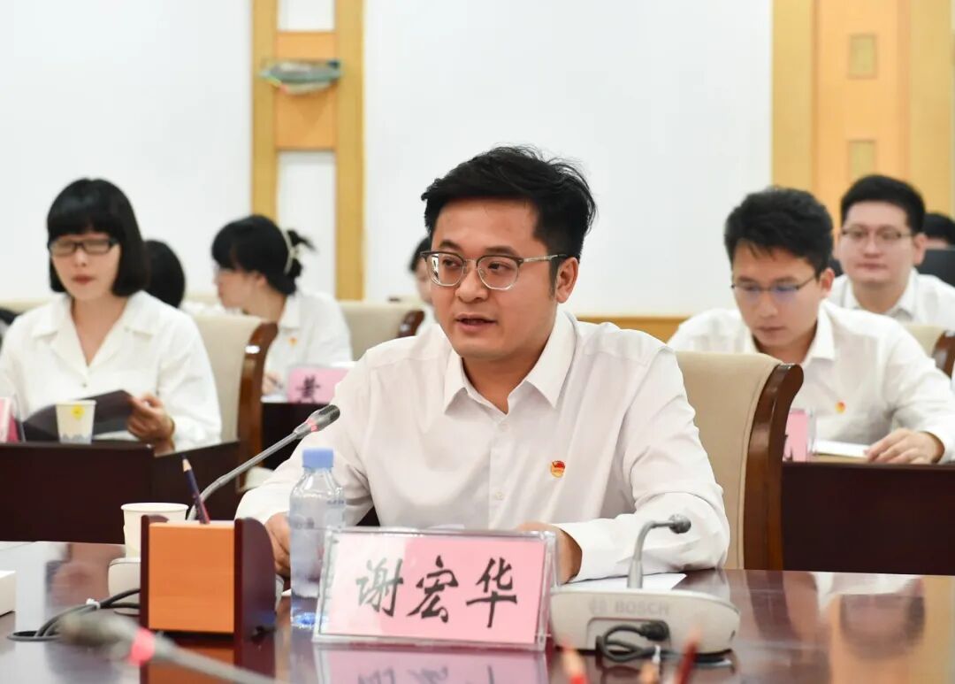 谢宏华2.JPG