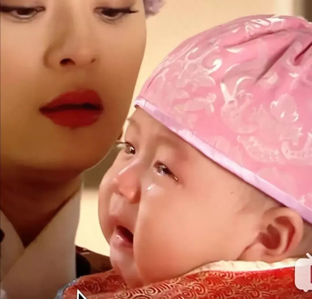 三阿哥弘时受了齐妃的遗传,三阿哥弘时是个只长个子不长智商的人设