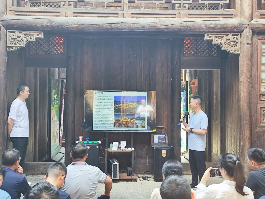 区县动态5月23日,万山区住建局联合区消防,城管局,应急管理局,公安局