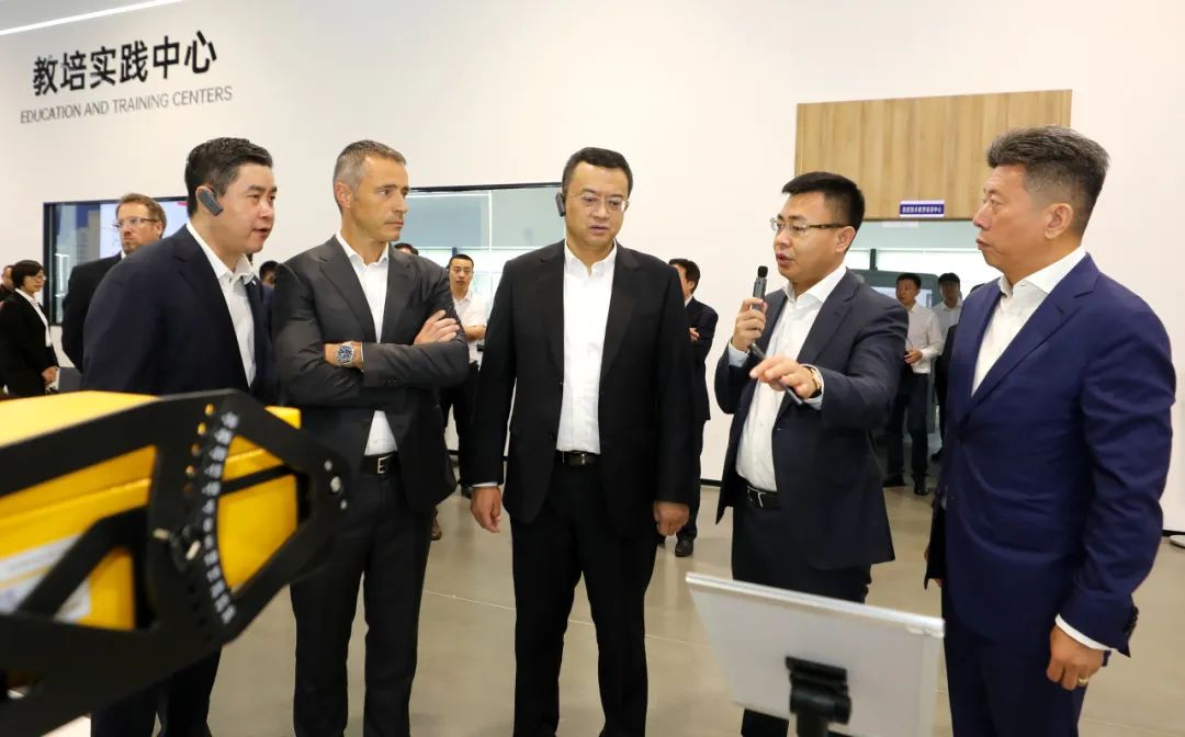 點燃新質生產力發展引擎，遼寧雙智數字賦能中心正式投入運營的圖2