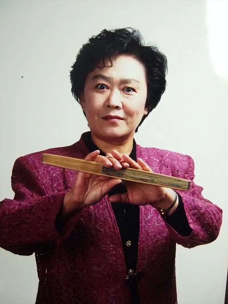 连丽如4.杜宁林(家一级演员,北京人,毕业于中央戏剧学院表演系.