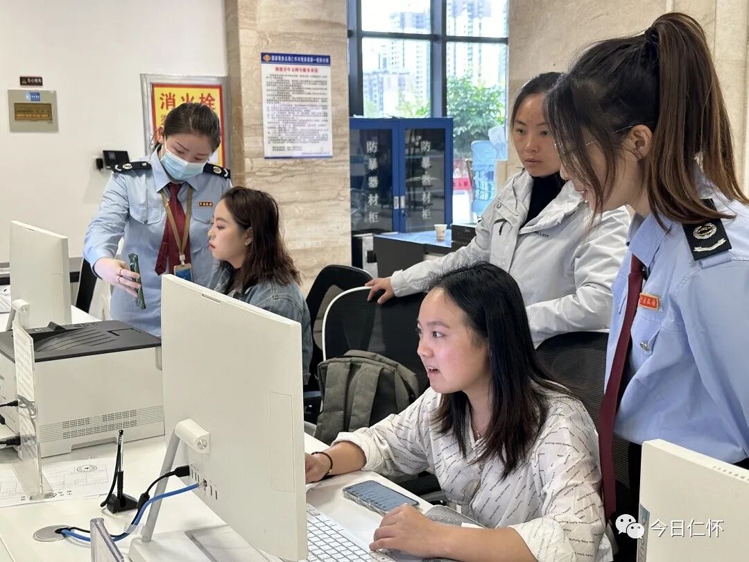 激发市场活力"国家税务总局仁怀市税务局一级行政执法员钱芋宏表示