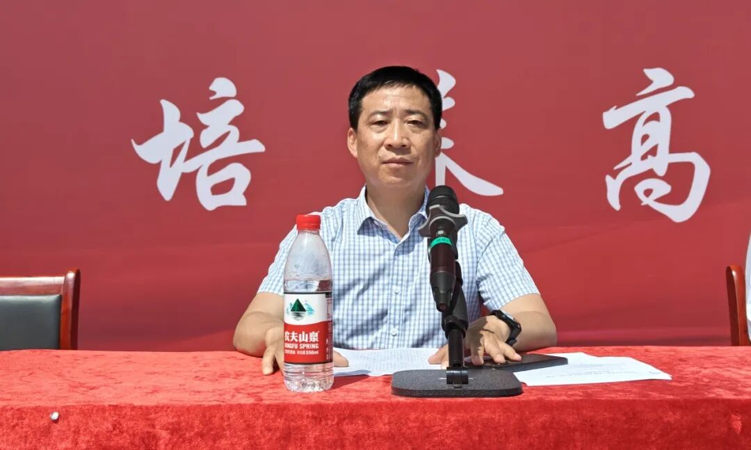 踔厉奋发勇争先 龙马精神再向前——定兴中学高一召开