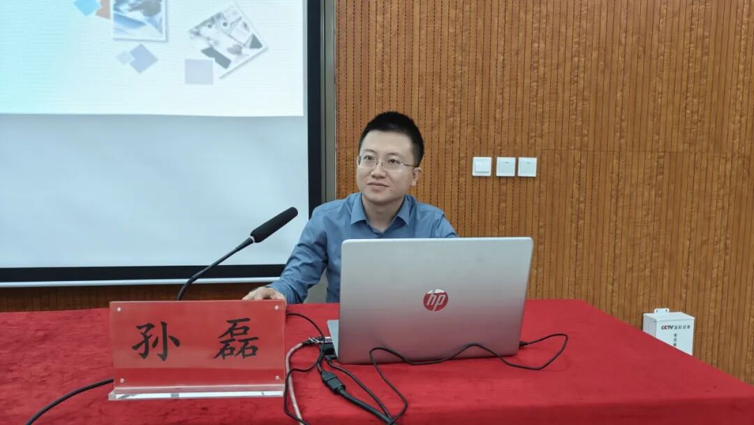 "悟"理创新,放飞梦想——河北农业大学专家到定兴中学科普报告