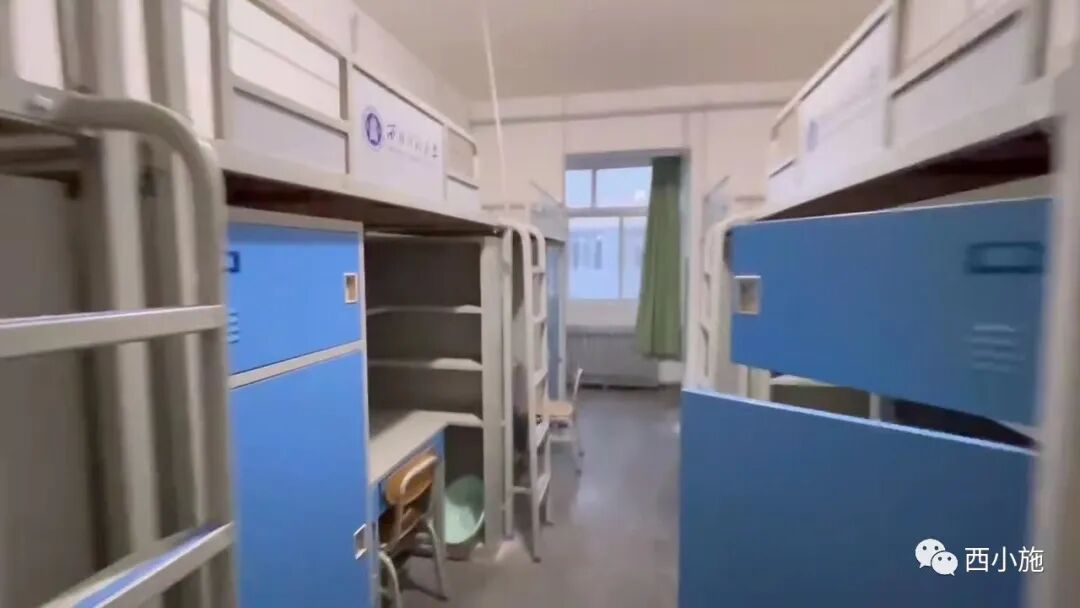 大一开学宿舍是这样的