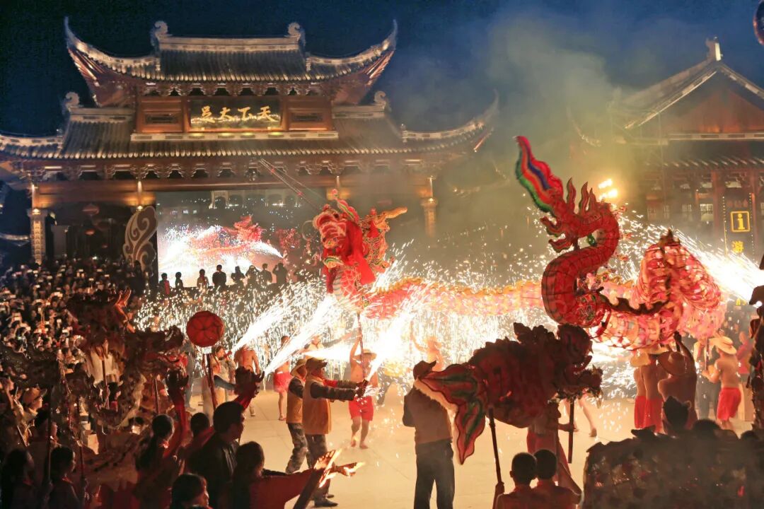 中敖火烧龙等系列非遗表演让大家一饱眼福文旅盛宴当大足石刻走下崖壁