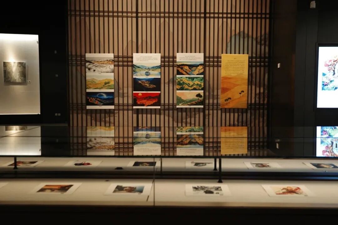 尽显艺术与科技融合之美，“AI绘画的共生探索”作品展再访郑州