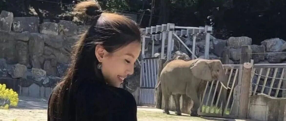王力宏离婚后,李靓蕾独居台北带三娃,单亲妈妈的日子藏着多少不易