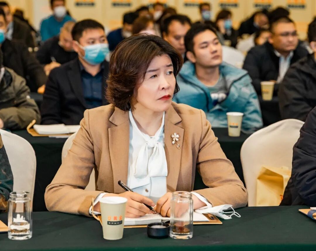 三八巾帼标兵事迹材料_三八红旗手和巾帼标兵_巾帼标兵