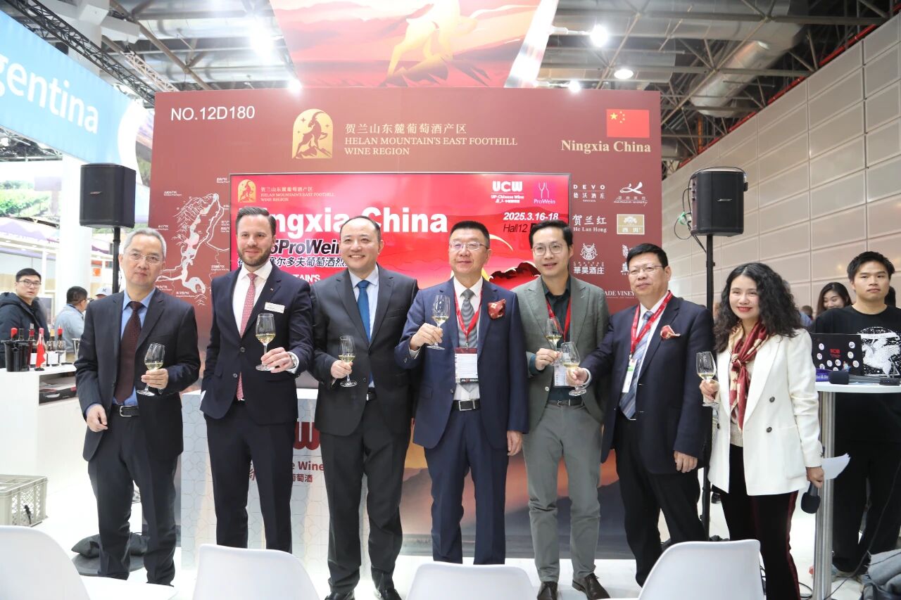 昌海涛代总领事出席杜塞酒展中国展商活动