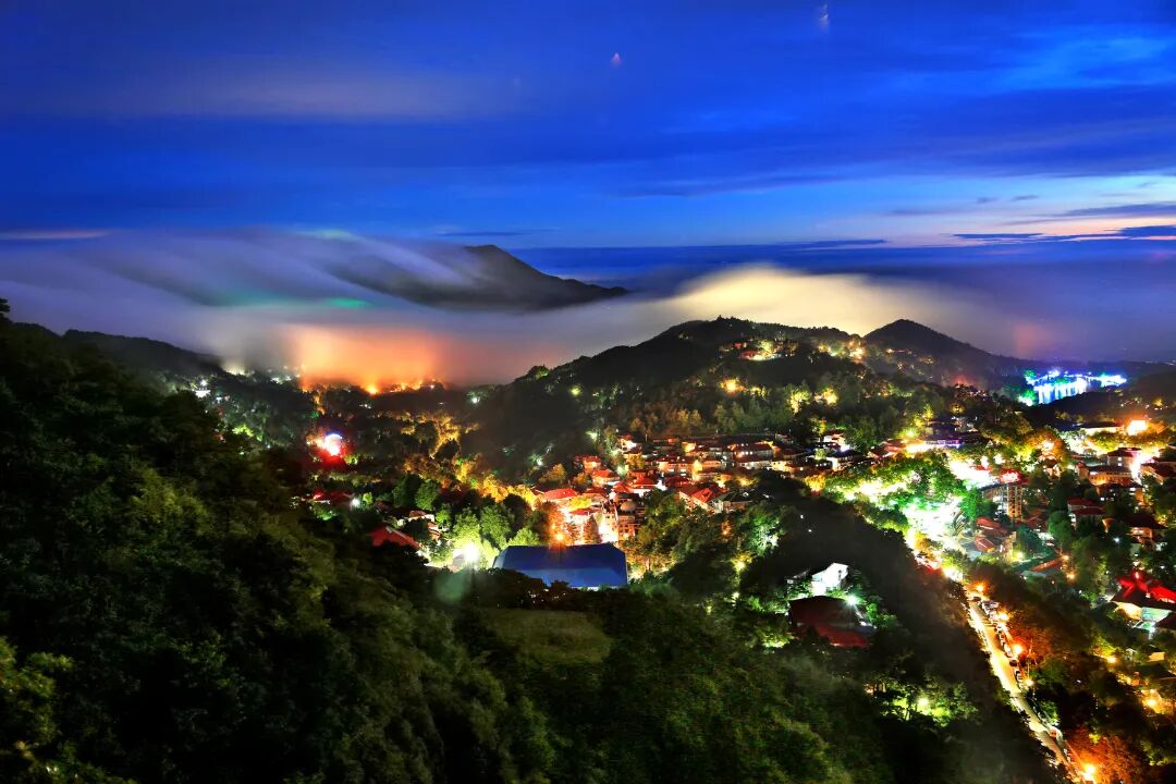 《牯岭山城之夜》--殷锡翔摄 手机13907921389.jpg