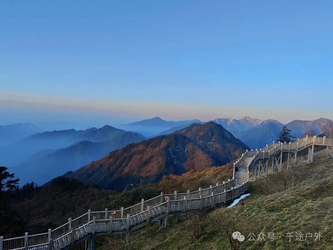 成都西岭雪山海拔5364米，四川旅游攻略推荐必玩景点与登山路线指南