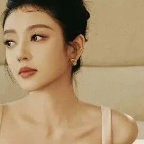 何瑞贤:甜酷反转魅力,谁能不爱?