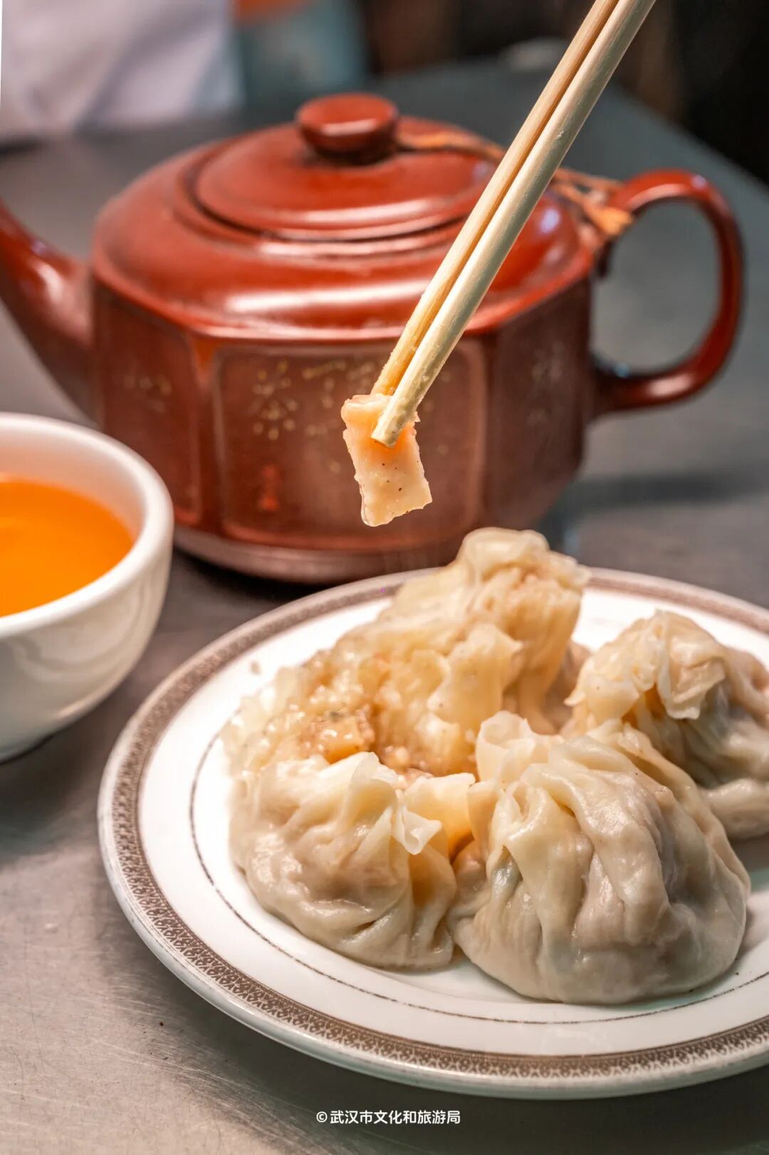 1992年陶师傅的店在花楼街开张,2002年搬到鄱阳街小学对面开业,主要做