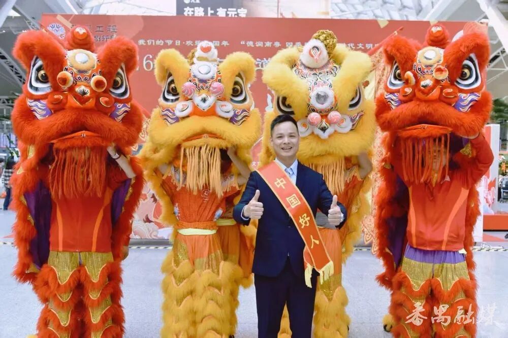 黄展护获评“中国好人”