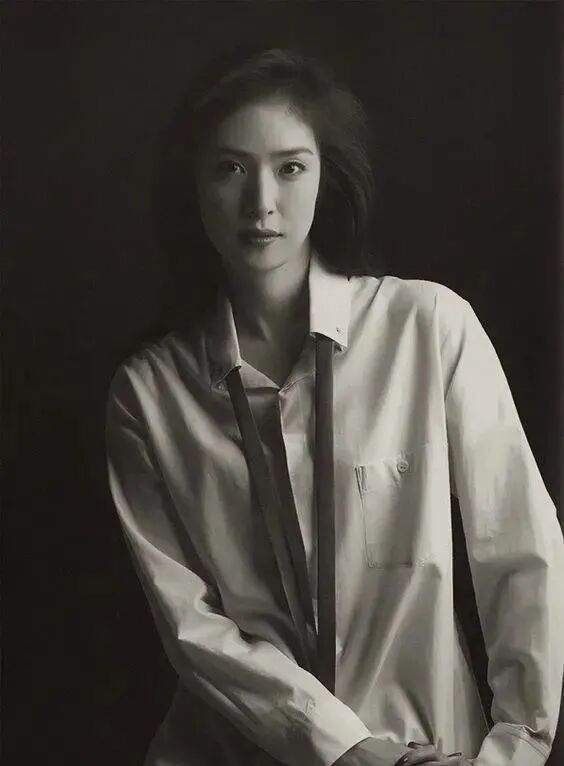 【美女】姐姐们请靠边站！她才是真正的姬圈扛把子（组图） - 35