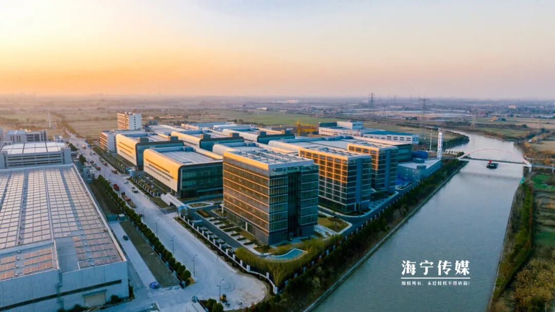 秋冬時尚發布服裝圖片（秋冬時尚搭配女裝圖片）