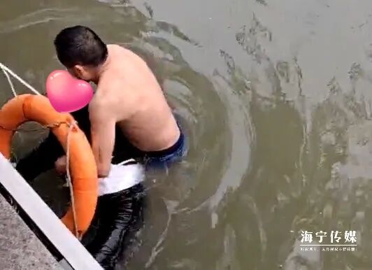 純色時尚麵包服裝圖片大全（純色服裝效果圖）