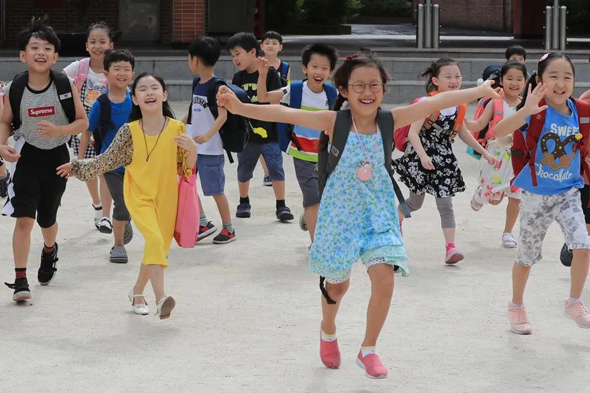 韩小学生掌掴副校长