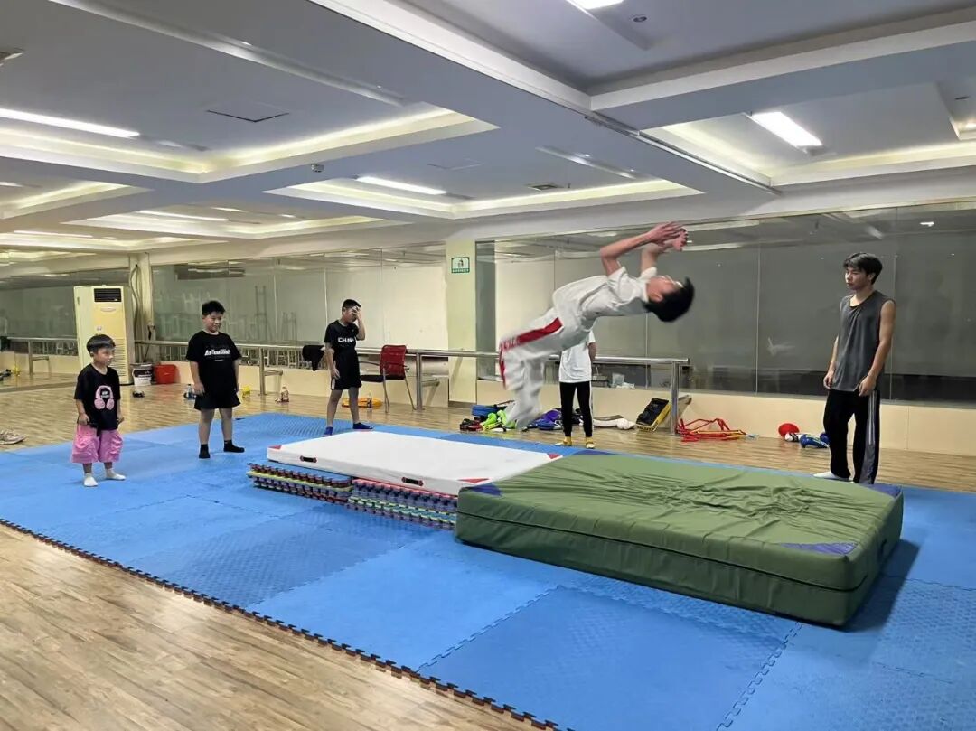 JUUN丝滑震感舞挑战