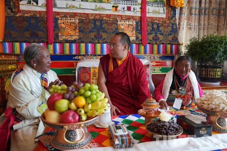 班禅在日喀则勉励搬迁群众建设美好家园