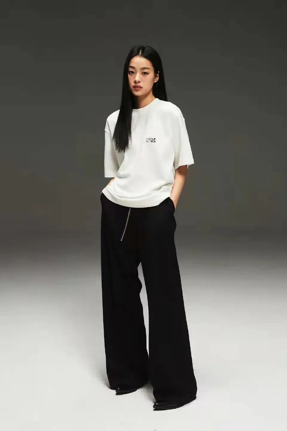 02 -韩系甜美 逸子weibo:_绿野逸子 注意到逸子小姐姐是在simple