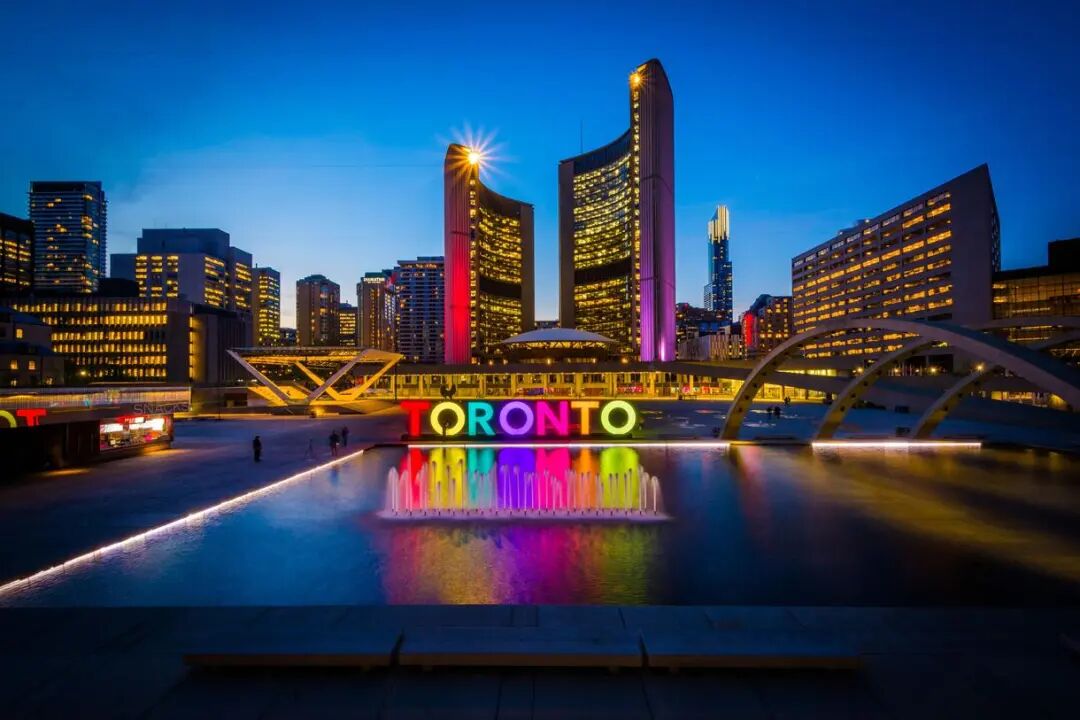 Nathan Phillips Square and Toronto City Sign