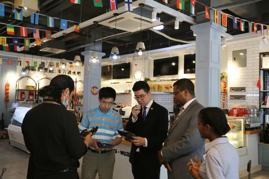 埃塞俄比亚驻广州总领事馆一行访问金达咖啡饮品城