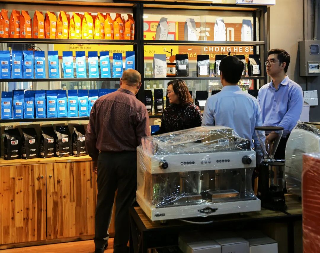 越南驻广州总领事馆一行访问金达咖啡饮品城