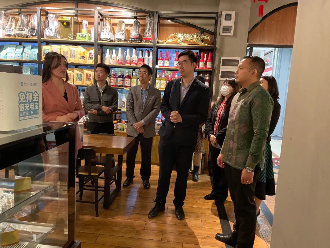 印度尼西亚驻广州总领事馆一行访问金达咖啡饮品城