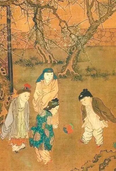 北宋苏汉臣《长春百子图卷》（局部）表现儿童蹴鞠的场景。