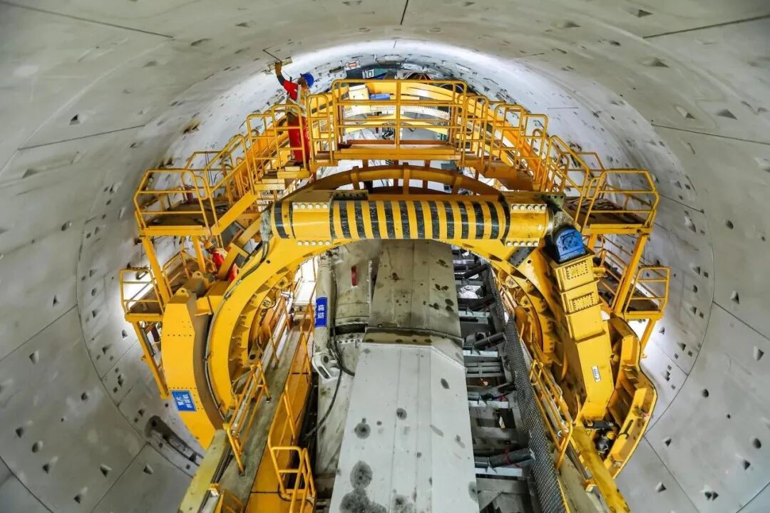 △盾构机始发航拍图