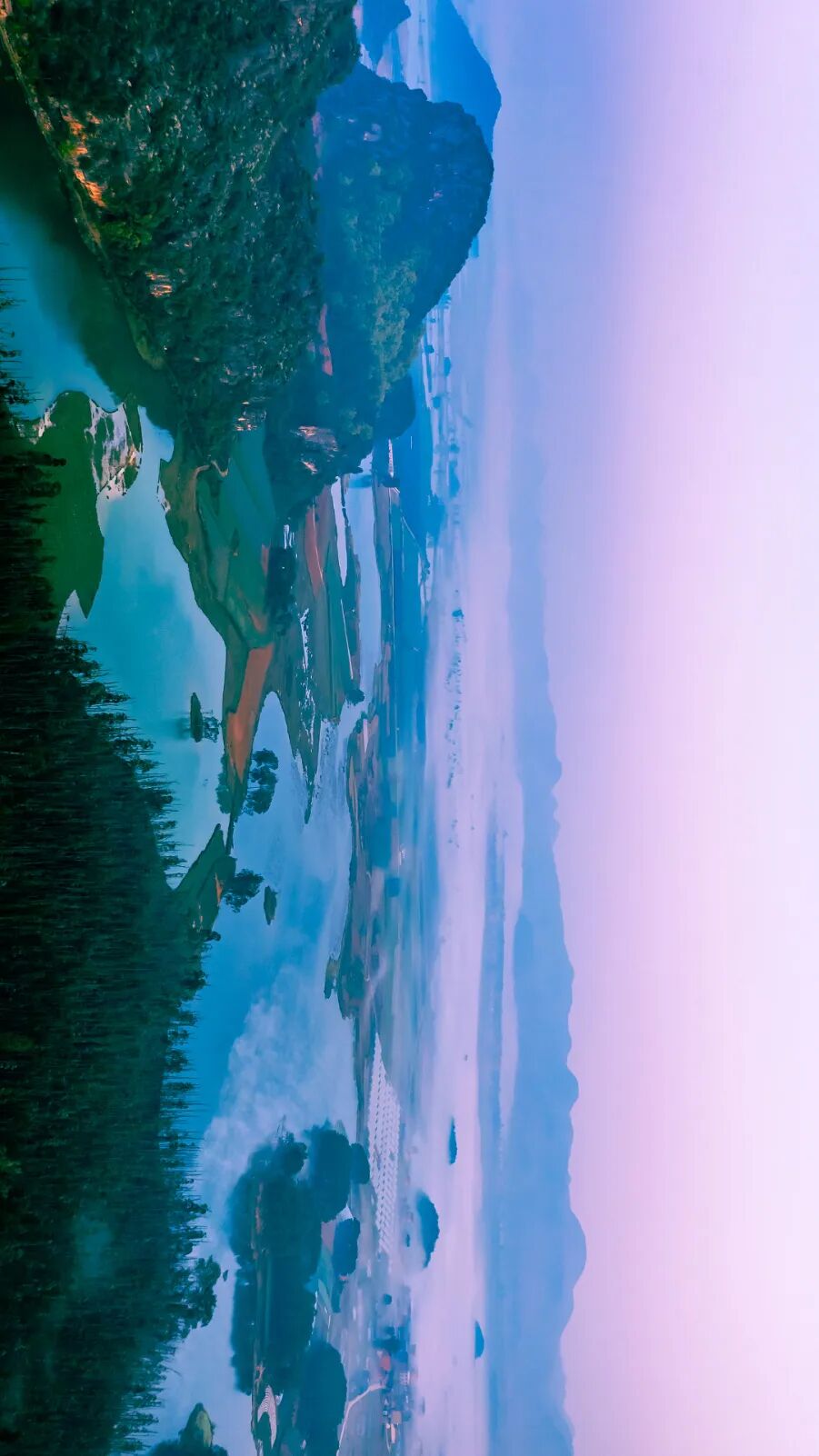 清晨的云南普者黑，春意浓浓，白雾飘飘  视觉中国.jpg