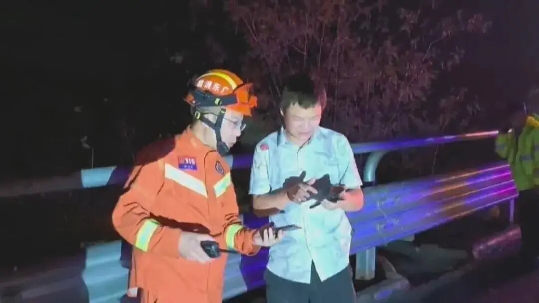 他冲向塌方处救下6人，最小的仅3岁……