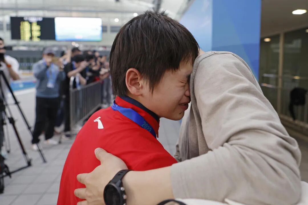 医用绷带怎么绑图片热搜第一！全红婵自曝跳水前要花半小时绑绷带，教练回应_https://www.jmylbn.com_新闻资讯_第8张