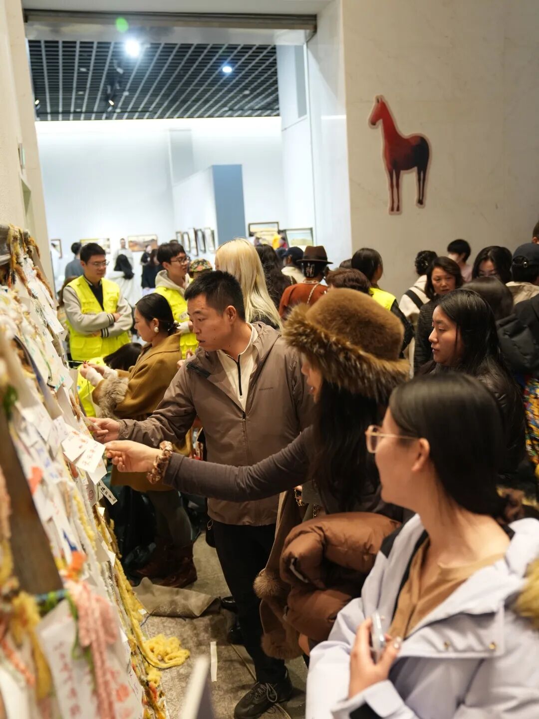 内蒙古美术馆马年“贺岁档”火出圈 第28张