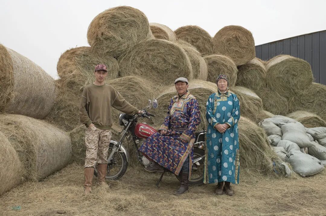 优质文化直达基层 | “镜语草原”白嘎利摄影展览即将在内蒙古乡村美术馆展出 第10张