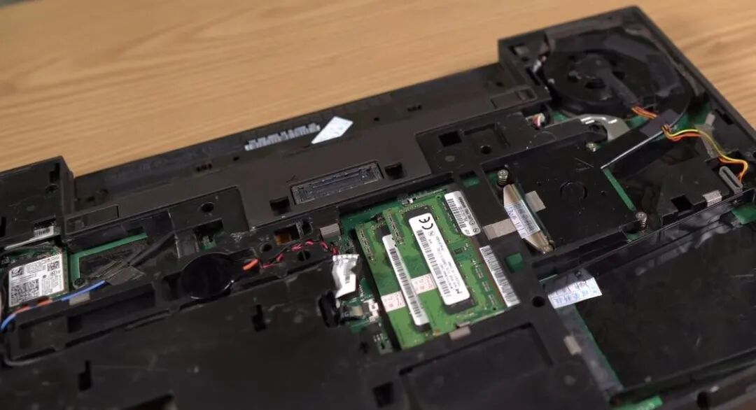 电脑内存条怎么看型号_电脑内存条看型号怎么看_看电脑的内存条型号