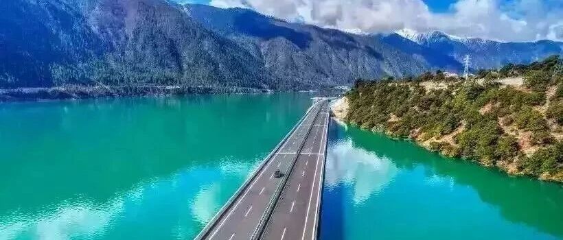 国内不收费的“高速公路”，耗资380亿，一路风景如画，夏天自驾美爆了