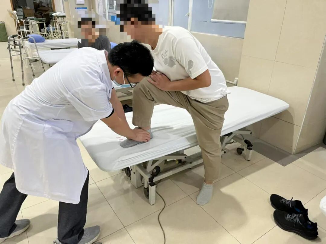崴脚别慌！科学康复指南助你快速恢复，重拾活力步伐