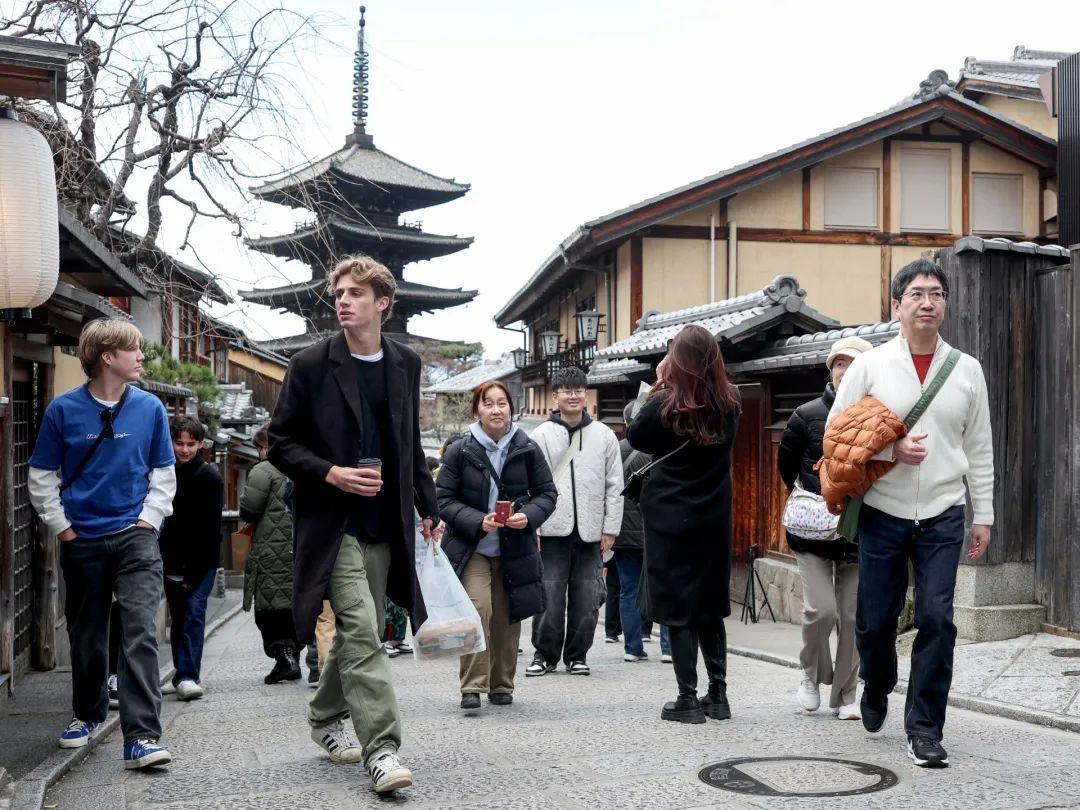 Japan's tourist arrivals hit all-time high as weak currency draws masses |  Tourism | Al Jazeera